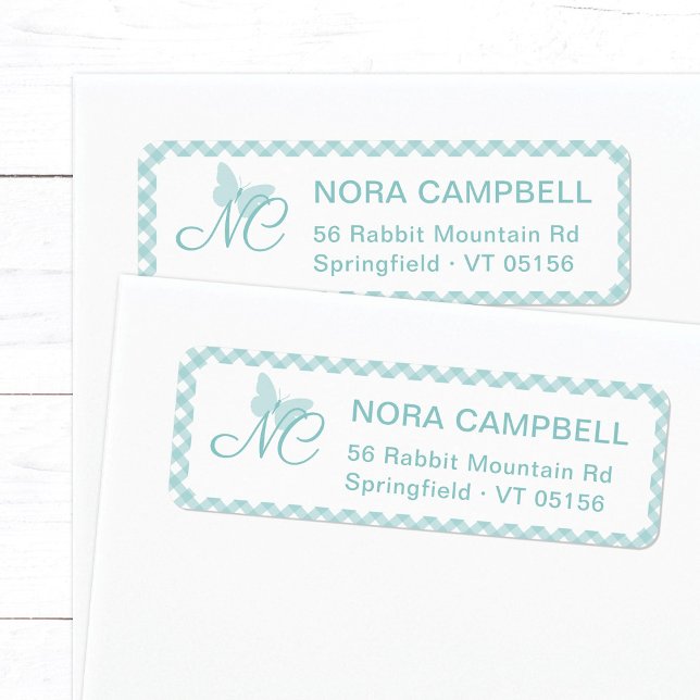 Etiqueta Elegante Monograma Aqua Blue Gingham Endereço de d (Elegant butterfly monogram return address label in aqua blue, turquoise with plaid background.)