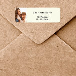 Etiqueta Endereço de devolução de foto de Ivory<br><div class="desc">Personalize e adicione sua foto,  nome e endereço. Letras negras. Antecedentes de marfim.</div>