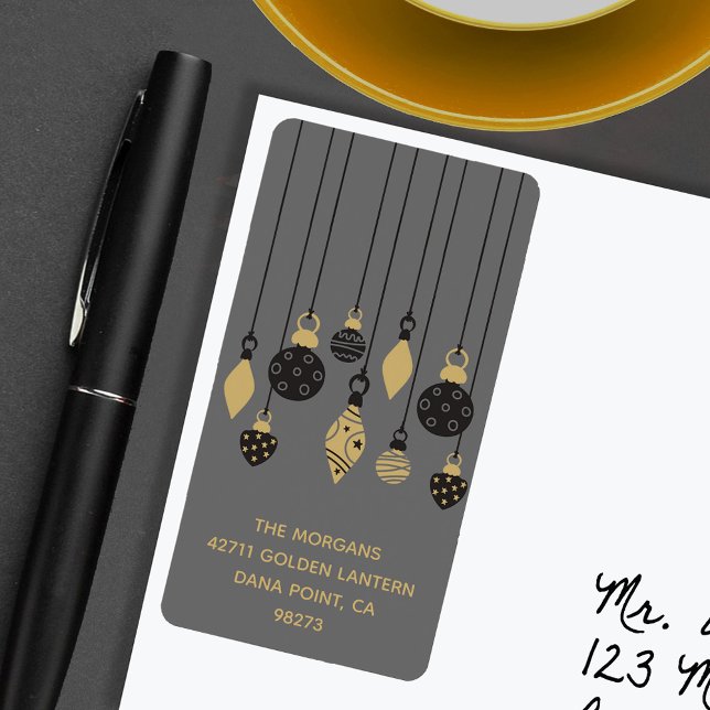 Etiqueta Endereço de Feriado de Enfeites de natal de Música (Chic black and gold Christmas tree ornaments on grey holiday return address labels)
