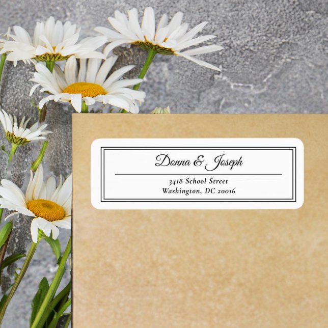 Etiqueta Endereço de Retorno de Casamento Branco Clássico S (Simple classic white return address label adds clean elegant touch to your wedding envelopes.)