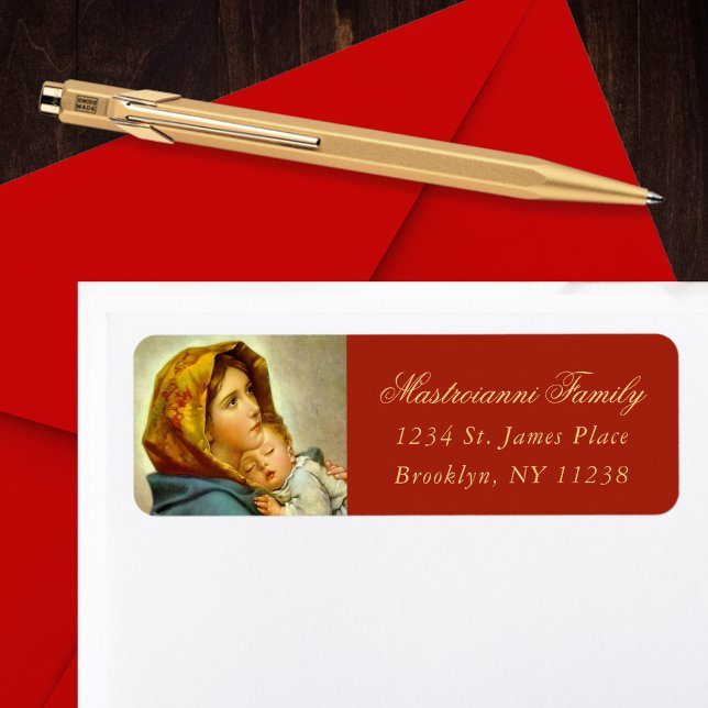 Etiqueta Férias de Natal Religiosas da Madona e da Criança (Madonna & Child religious Christmas card return address label in red and gold for Christians.)