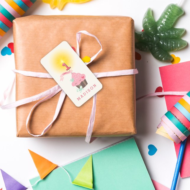 Etiqueta Festa de primeiro aniversario de Menina Rosa Cupca (Little Miss Pink Cupcake, Whimsical Girl's 1st Birthday Party Favor Label Sticker @ fat_fa_tin)