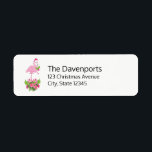 Etiqueta Flamingo cor-de-rosa no Natal Whimsso de Santa Hat<br><div class="desc">Etiquetas de endereço com um flamingo de Natal tropical vestindo um chapéu de Santa rosa. Debaixo dos pés está um buquê doce de cana com flores tropicais bonito e amoras rosa. Um punho de Holly no peito.</div>