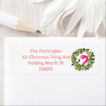 Etiqueta Flamingo Tropical Beach Christmas Holly Wreath<br><div class="desc">Flamingo Tropical Beach, cor-de-rosa, Natal Holly Wreath, retorna etiquetas de endereço. Gráfico flamingo bonito numa coroa de folhas e bagas sagradas. Personalize o modelo de endereço e use todas as suas mensagens de cartão de Natal para espalhar boas alegrias. Perfeito para aqueles que passam as férias de Natal na Flórida...</div>