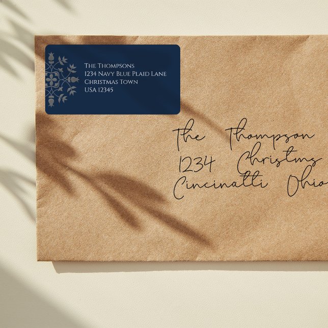 Etiqueta Floco de neve azul Marinho simples de Natal (Christmas elegant silver snowflake design return address label. )