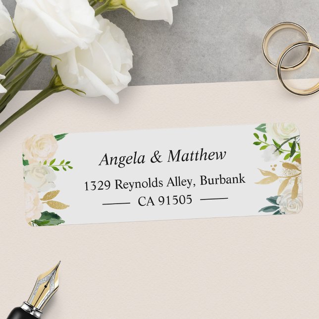 Etiqueta Floral Botânico Dourado de Creme Chic Elegante (Make your envelopes stand out with these chic and customizable address labels.)