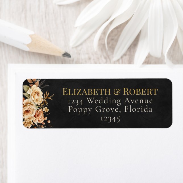 Etiqueta Forest Witch Black Floral Wedding Address Label (Insitu)
