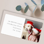 Etiqueta Foto de Natal divertida Endereço de retorno mínimo<br><div class="desc">Uma etiqueta de endereço de retorno de foto de na moda feriado com tipografia clássica em preto sobre um fundo branco simples e limpo. A foto e o texto podem ser facilmente personalizados para um toque pessoal. Um design de natal simples, minimalista e contemporâneo para destacar esta temporada de festas!...</div>