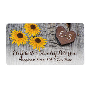 Etiqueta Girassóis & coração com iniciais no casamento d