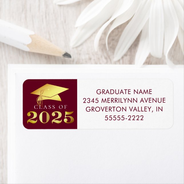 Etiqueta Graduação Maroon Elegant Gold Foil Classe de 2023 (Insitu)