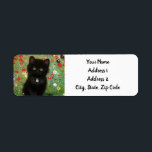 Etiqueta Gustav Klimt Kitten<br><div class="desc">Devolva etiquetas de endereço com um gatinho Gustav Klimt! Este gatinho preto veste um colar prateado e se senta num campo de flores vermelhas,  azuis,  brancas e amarelas. Um presente maravilhoso para amantes de gatos e entusiastas de arte austríacos!</div>