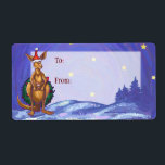 Etiqueta Kangaroo Christmas StarNight<br><div class="desc">Parada Animal Canguru Festivo e Presentes e Acessórios para Bebê Roo apresentam nossa adorável Mama Kangaroo e seu quarto de bebê com Papai Noel vermelho. Da parte de trás, a mamãe está vestindo uma enorme coroa sagrada e o bebê ronco espreita. Este canguru bonitinho está em uma paisagem nevada com...</div>