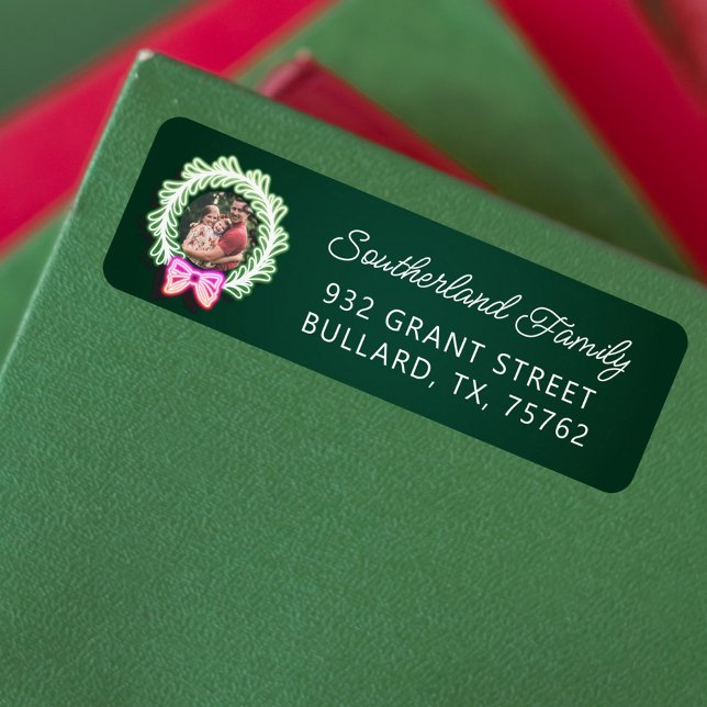 Etiqueta Luz verde rosa e divertida Foto de natal (Fun Pink Green Neon Lights Christmas Wreath Photo Label)