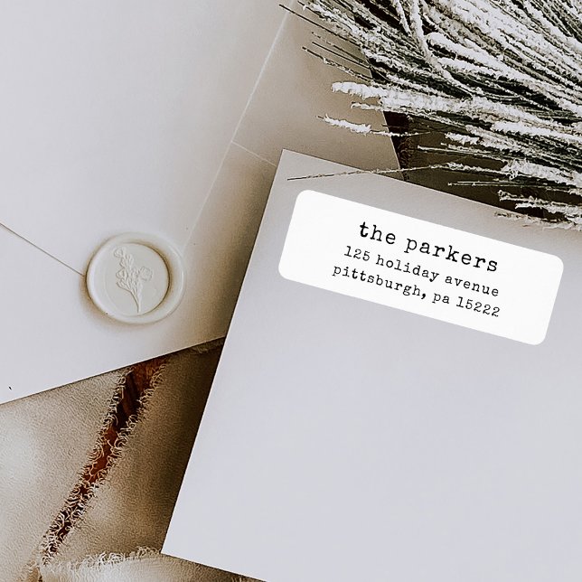 Etiqueta Máquina de Natal | Preto e branco (Simple and minimal vintage style typewriter text address labels)