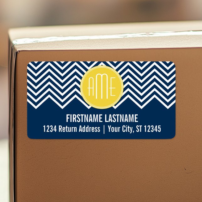 Etiqueta Marinho Blue Chevrons com Monograma Amarelo Person (Personalized return address label)