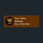 Etiqueta Menorah Flame<br><div class="desc">Uma renderização digital da menorah judaica de sete ramificações (hebraico: מְ נ וֹ ה ‎). A menorah de sete ramificações, usada no santuário portátil montado por Moisés na selva e, mais tarde, no Templo em Jerusalém, tem sido símbolo do judaísmo desde a Antiguidade e é o emblema no casaco de...</div>
