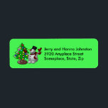 Etiqueta Merry Christmas Tree & Snowman Address Labs<br><div class="desc">Um desenho animado decorou árvore de Natal com um boneco de neve 3D desejando um Feliz Natal nessas etiquetas de endereço. Mude-o com o seu próprio endereço.</div>
