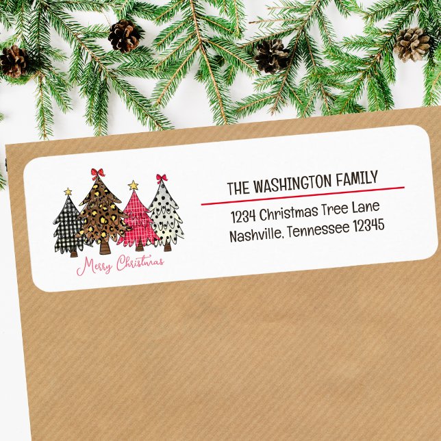 Etiqueta Morada das Árvores Impressas de Natal Feliz (Cute Merry Christmas Animal Print Trees Address Label)