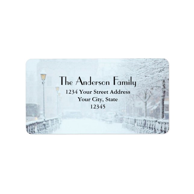 Etiqueta Neve coberta de rua com árvores e postes (Frente)