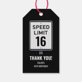 Etiqueta Para Presente 16th Birthday Speed Limit Black and White Sign