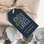 Etiqueta Para Presente Amor, Luz e Trás | Hanukkah<br><div class="desc">Vestir seus presentes de Hanukkah com essas etiquetas festivas. Design apresenta um rico fundo azul marinho com "amor,  luz,  trenós" em letras brancas acentuadas com estrelas amarelas ouros. Personalize com um nome e/ou saudação personalizada de Chanucá. Vazio no verso.</div>