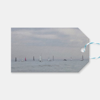 Etiqueta Para Presente Barcos de corrida de iate em uma linha