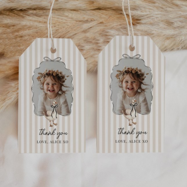 Etiqueta Para Presente Bebê Ganso Tolo 1º Aniversário (Zazzle Beige One Silly Goose 1st Birthday Gift Tags)