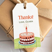 Bolo de aniversário de chocolate com vela e toalha