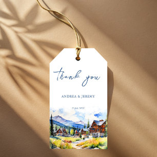 Etiqueta Para Presente Casamento de cenário de verão na vila das montanha
