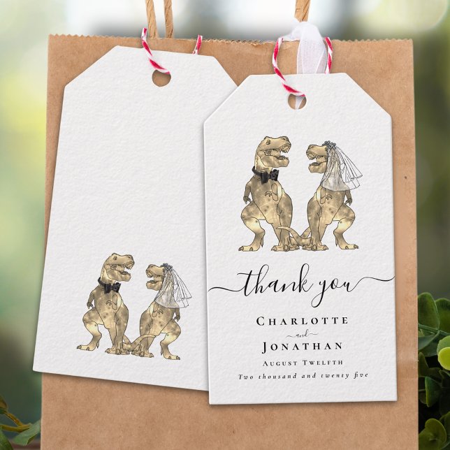 Etiqueta Para Presente Casamento Temático de Dinossauros Obrigado (Dinosaur bride and groom personalized black and white wedding thank you favor tags elegant script)
