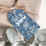 Etiqueta Para Presente Deixe-o nevar | Winter Night Bokeh<br><div class="desc">Deixe-a nevar, deixe-a nevar, deixe-a nevar! Vestir os presentes de férias com estas bonito etiquetas. O design apresenta um fundo de manto azul-nevado, com "Let It Snow" no estilo manuscrito, em texto de bruxaria. Personalize com um nome ou texto da sua escolha para tirar parte do trabalho do empacotamento de...</div>