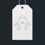 Etiqueta Para Presente Elegante Coroa Floral Preta/Branca Moderna<br><div class="desc">Design elegante de etiqueta de presente preto e branco moderno acentuado com uma coroa floral botânica desenhada à mão,  ideal para qualquer ocasião especial,  incluindo casamentos,  festas de noiva,  aniversários e muito mais. Personalize facilmente com suas informações pessoais,  incluindo monograma e iniciais no verso do cartão.</div>