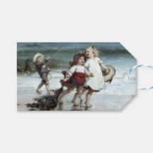 Meninas fingindo ser cavalos na praia