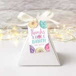 Etiqueta Para Presente Obrigados A Buraco | Favor da Rosquinha<br><div class="desc">Termine os favores de sua festa de aniversário com essas etiquetas temáticas de sobremesa fofinhas,  com "obrigados um monte de buracos" em letras pastel,  cercadas por ilustrações de rosquinha de aquarela em rosa,  roxo e aqua.</div>