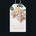 Etiqueta Para Presente Orquídeas Românticas em Aquarela<br><div class="desc">Estas etiquetas de presente de casamento românticas apresentam um design floral nos cartões de jogo. O fundo é um simples branco,  com orquídeas em aquarela. Um delicado buquê de flores de orquídea está representado no canto superior direito,  com os nomes do casal impressos abaixo.</div>
