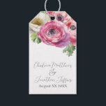 Etiqueta Para Presente Romântica Cor de Água Rosa e Branco Ranunculus<br><div class="desc">Estas etiquetas florais românticas apresentam um fundo branco simples com flores ranóculus brancas e cor-de-água. Um delicado buquê de ranúnculo e verde é ilustrado no topo. Os nomes das amostras de um novo casal e a data do casamento são impressos na parte superior. Você pode personalizar as marcas de presentes...</div>