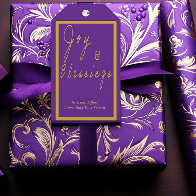 Etiqueta Para Presente Roxo Elegante e Dourada 'Joy & Blessings' (Elegant Royal Purple and Gold Script 'Joy & Blessings' Gift Tag)