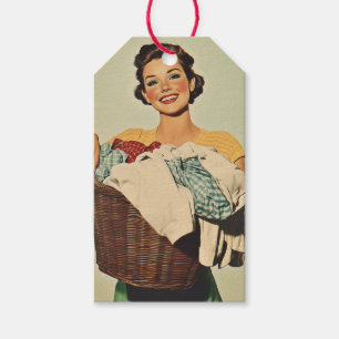 Etiqueta Para Presente Sorrindo dona de casa com cesta de lavanderia