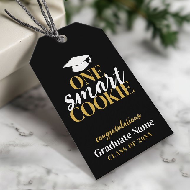 Etiqueta Para Presente Um Biscoito Inteligente - Graduação Dourada Preta  (Custom Graduation Gift Tag - Modern Black and Gold Design)