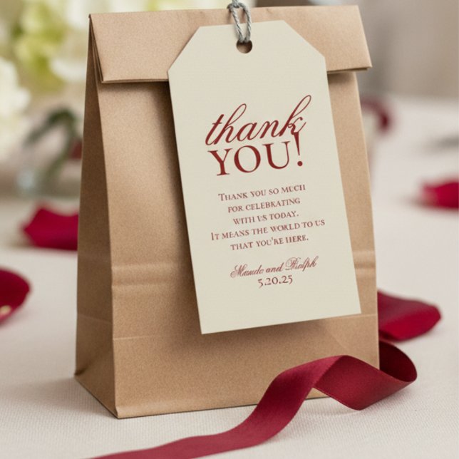 Etiqueta Para Presente Velho Money Vermelho Monograma Casado Obrigado (Add a heartfelt finishing touch to your favors with this Old Money Bold Red Wedding Thank You Tag!)