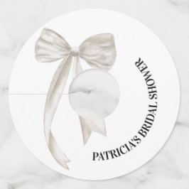 Etiqueta Para Taça De Vinho Chá de Noiva da White Bow She's Tying the Knot