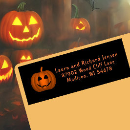 Etiqueta Pumpkin de Dia das Bruxas Negro e Laranja sorrindo