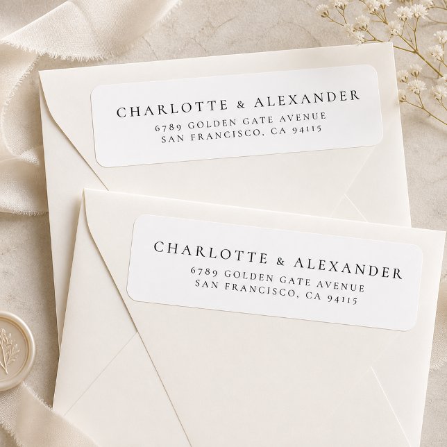 Etiqueta Rótulo de Endereço de Devolução de Casamento Elega (Modern Elegant Wedding Return Address Label displayed on cream envelopes.)