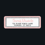 Etiqueta Rótulo de Endereço Mitzvah do Bat Glitter Rosa e S<br><div class="desc">Esta etiqueta personalizada de endereço padronizada apresenta o brilho da tendência e o seu nome e endereço. Adicione suas informações no formulário de modelo.</div>
