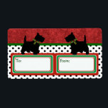 Etiqueta Scottie Fun Christmas Gift Tag Scottish Terrier<br><div class="desc">Bons Terriers Escoceses vestindo colarinhos de mortes sagradas trazendo presentes de Papais noeis neste colorido rótulo de animais de Natal,  vermelho e verde,  preto e branco,  bolinhas.</div>