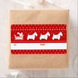 Etiqueta Scottish Terriers Christmas Sleigh Holiday To From<br><div class="desc">Adicione diversão aos seus presentes de férias com estas etiquetas de cão escocês festivas. Terriers escoceses puxando um trenó com um esquilo. Depois de ter cuidado para embrulhar os seus presentes de Natal, estes humorísticos para e das etiquetas são o toque perfeito. Visite o Doodle World de Jenn para obter...</div>
