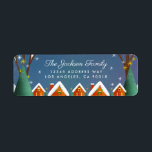 Etiqueta Snowy Village Winter Christmas Return Endereço<br><div class="desc">Ilustração original de uma vila de encosta nevada,  cartão com fotos de férias correspondente. Personalizar com qualquer texto</div>