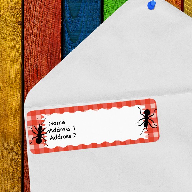 Etiqueta Tablete de Xadrez Rastreável (Return address label with black ants on picnic tablecloth red and white plaid pattern.)
