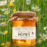 Etiqueta Vintage Bee Honey Label Mão Embalada Embalada<br><div class="desc">Design central apresenta uma ilustração de abelha de mel antiga. Personalize com o seu nome apiário, endereço e descrição do mel (bruto, engarrafado à mão, fonte de solteiro, etc.). Inclua também o seu peso líquido de mel. Conversões de peso líquido de mel comum: 8 oz (227 g), 12 oz (340...</div>