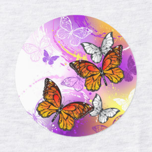 Etiquetas Borboletas Monarcas em Fundo Roxo